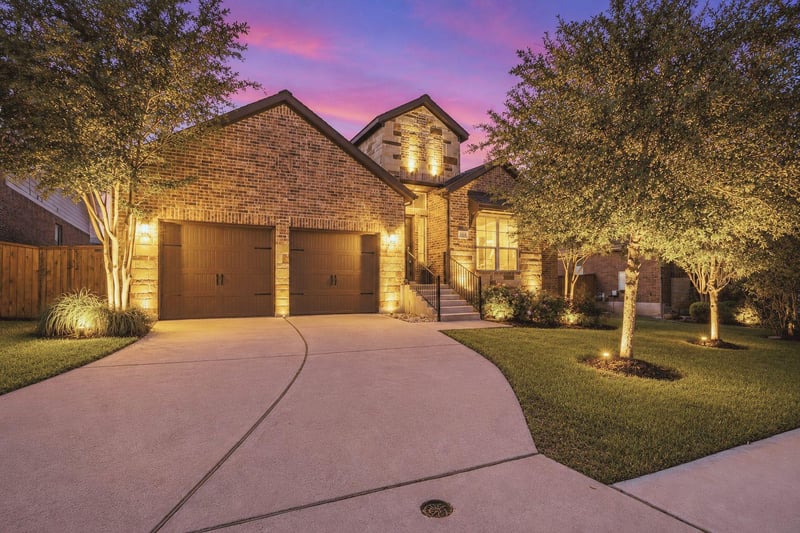 Virtual tour of 1213 Lakeside Ranch RD