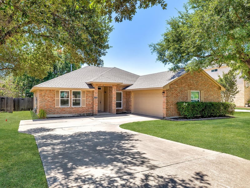 Virtual tour of 1216 Heppner DR
