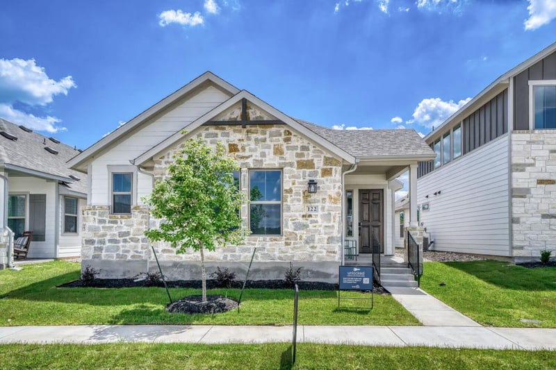 Virtual tour of 122 International ST