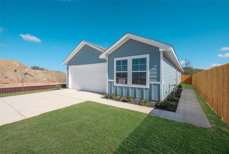 Virtual tour of 12202 Pike Bnd