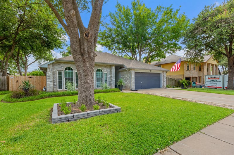 Virtual tour of 1221 Bell Rock CIR