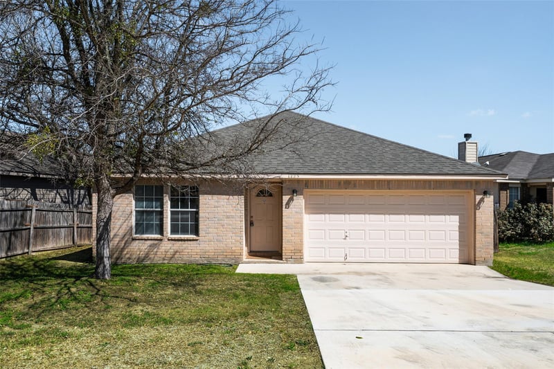 Virtual tour of 1225 Hilltop Dr