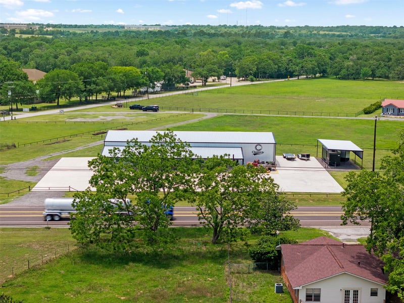 Virtual tour of 1229 State Highway 36 N