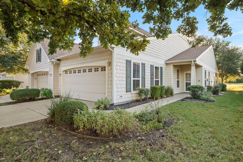 Virtual tour of 123 Dickens Cir