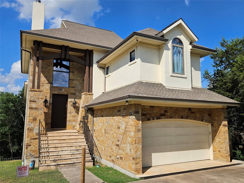 Virtual tour of 1231 Lake Shore DR