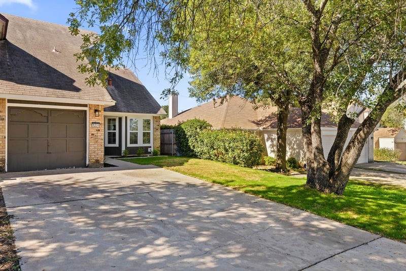 Virtual tour of 1231 Orchard Park Cir