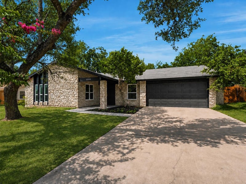 Virtual tour of 12332 Deerbrook TRL