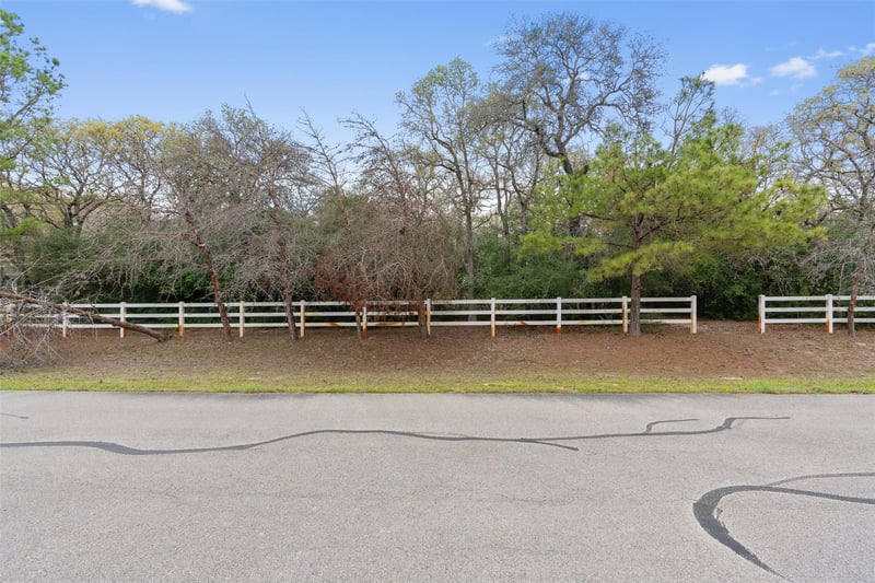 Virtual tour of 124 Kingwood Dr