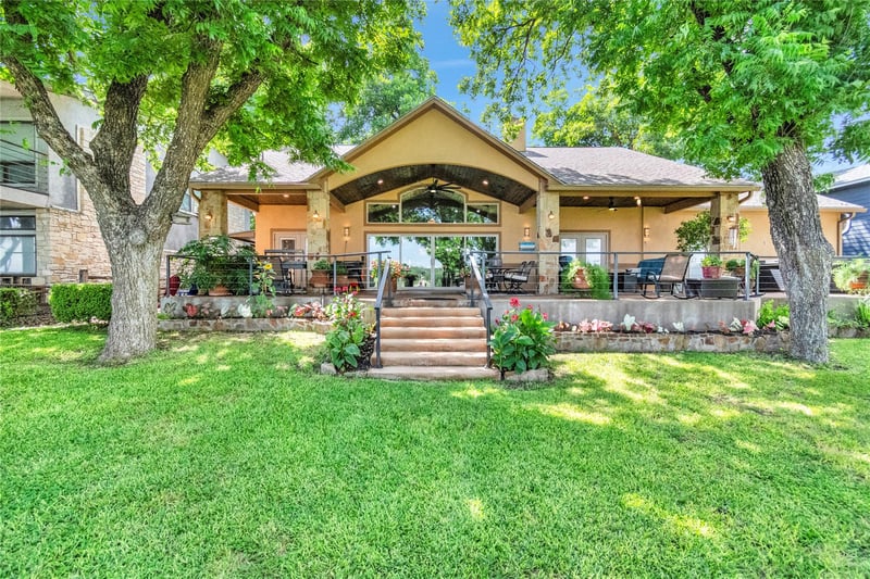 Virtual tour of 124 Riverbend Lane
