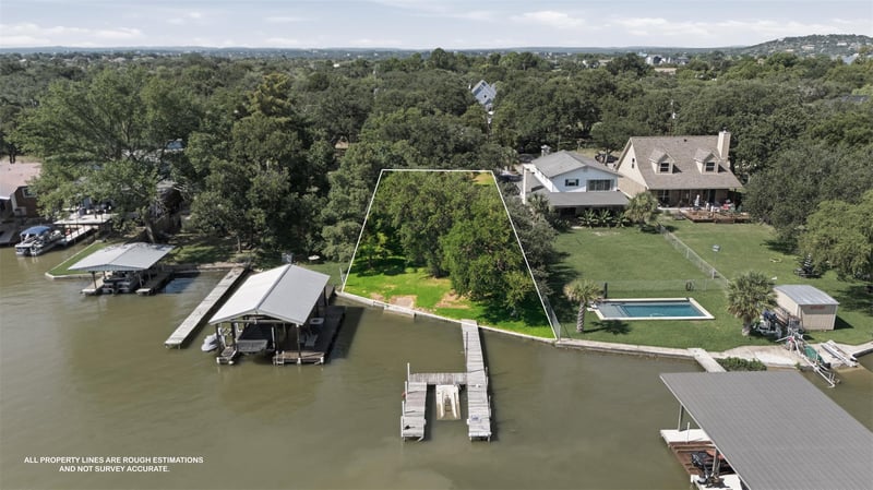 Virtual tour of 124 S Shorewood DR