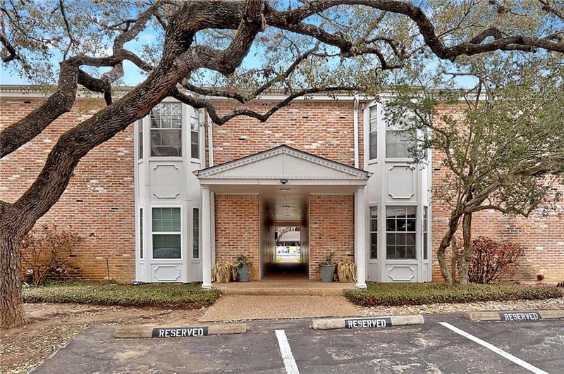 Virtual tour of 1240 Barton Hills DR Unit #103