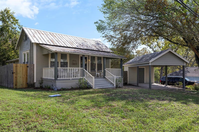 Virtual tour of 12411 E Texas St