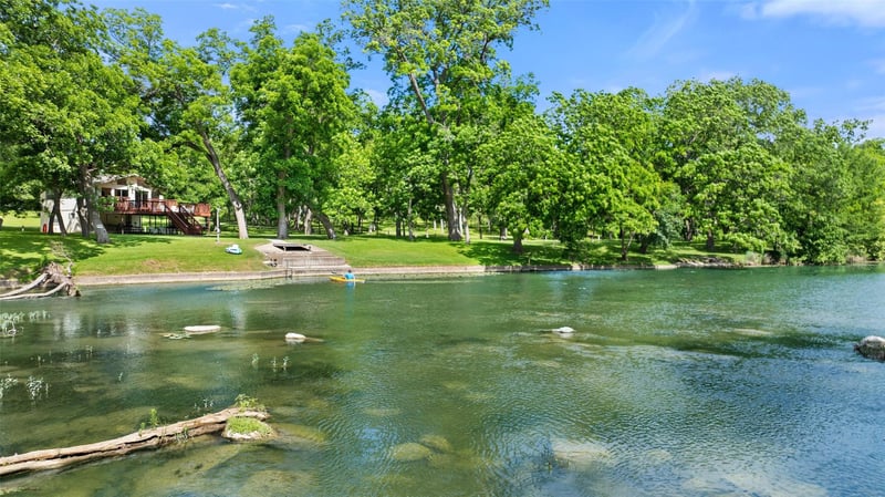 Virtual tour of 1242 Ervendberg Ave Unit #Lot 4