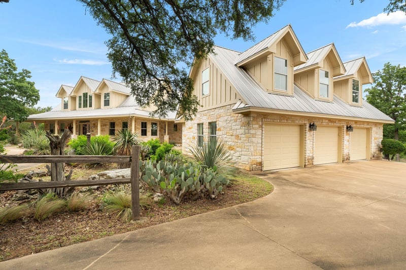 Virtual tour of 125 Covington CV