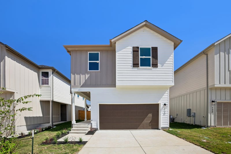 Virtual tour of 125 Maverick Ave