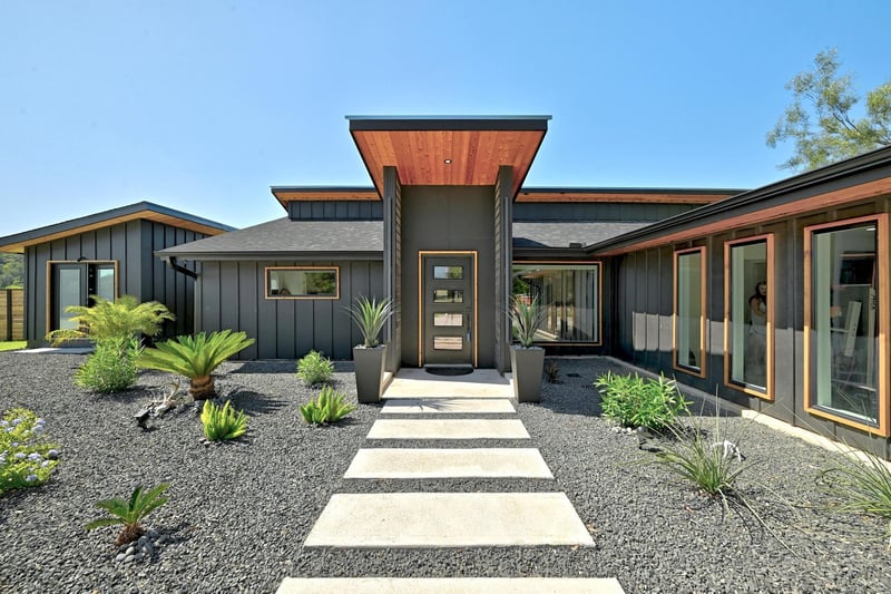 Virtual tour of 12501 Mixson Dr
