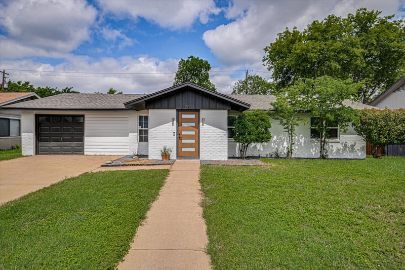 Virtual tour of 12504 Limerick Ave