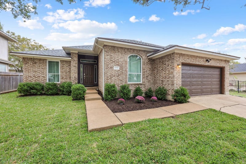 Virtual tour of 12537 Zeller LN