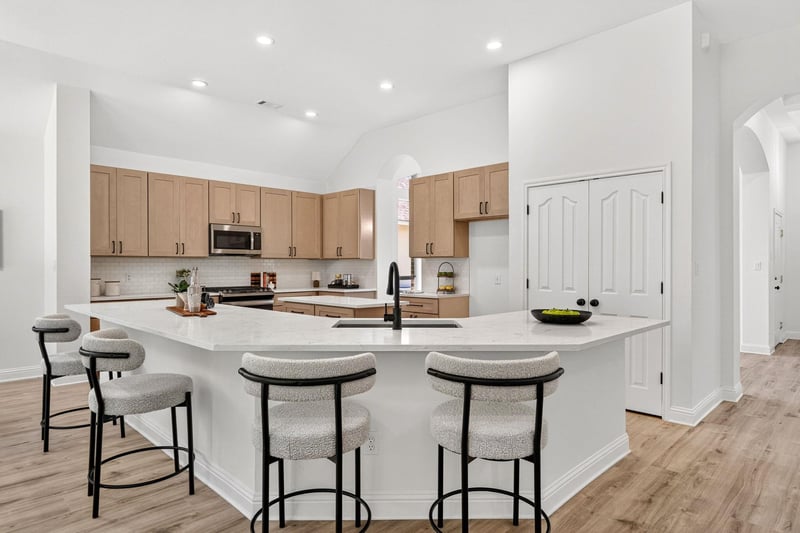 Virtual tour of 12612 Rush Creek Ln