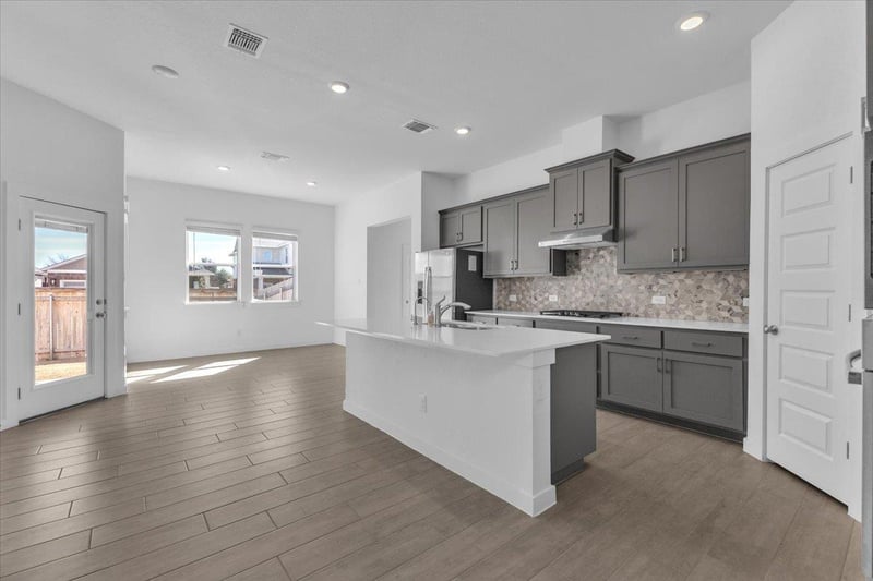 Virtual tour of 12620 Penguin PATH