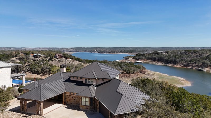 Virtual tour of 128 Carol CV