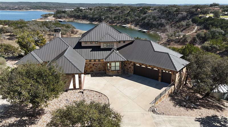 Virtual tour of 128 Carol CV