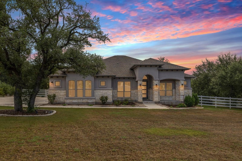 Virtual tour of 128 Stag Leap CT