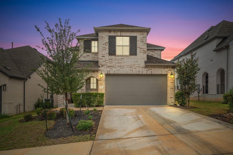 Virtual tour of 128 Three Oaks LN
