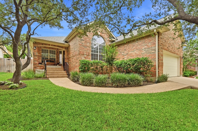 Virtual tour of 12909 Majestic Oaks DR