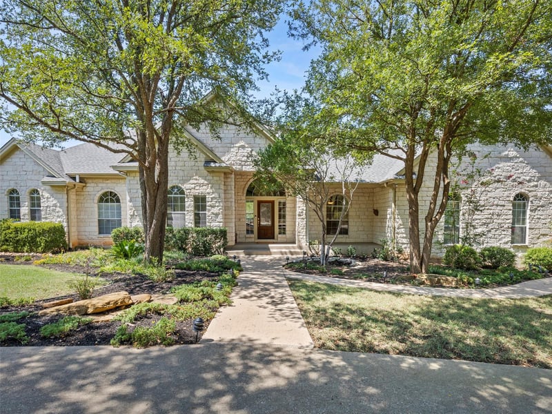 Virtual tour of 130 Sabine Dr