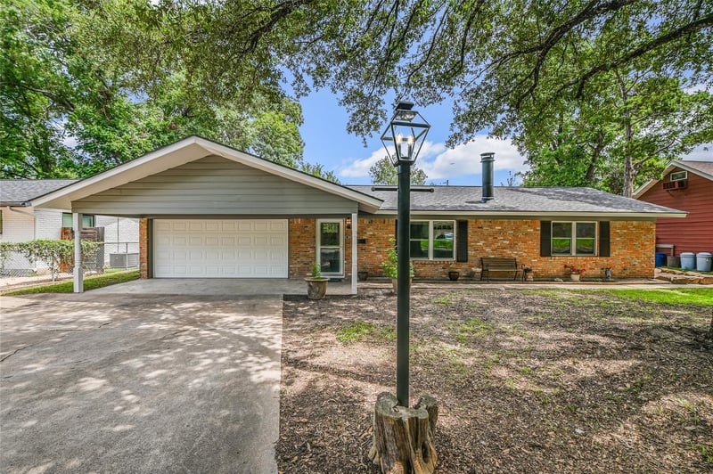 Virtual tour of 1300 Clearfield Dr