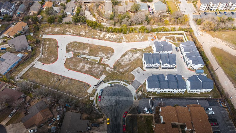 Virtual tour of 1300 McKie Dr