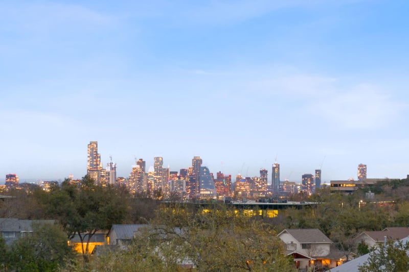 Virtual tour of 1301 Arronimink CIR
