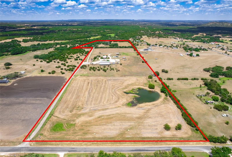 Virtual tour of 1301 County Road 228