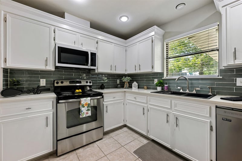 Virtual tour of 1301 Dove Haven DR