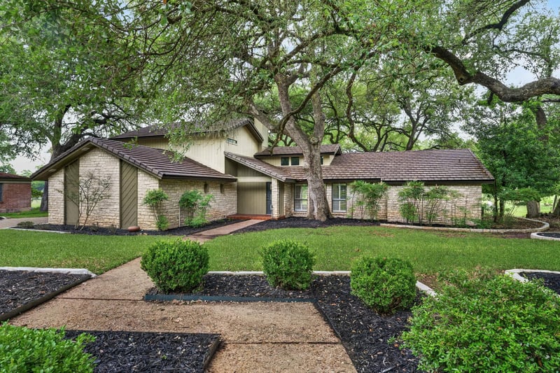 Virtual tour of 1301 Mill Creek DR