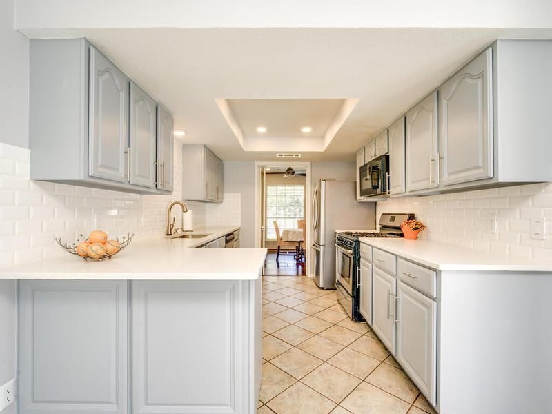 Virtual tour of 1301 S Meadows Dr