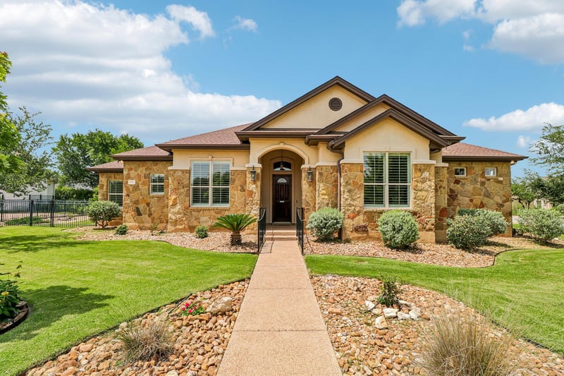 Virtual tour of 1302 Big DR