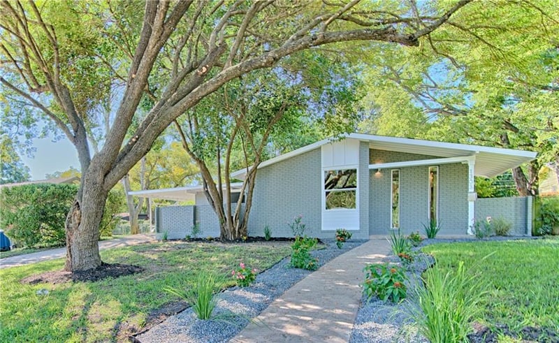 Virtual tour of 1303 Berkshire Dr
