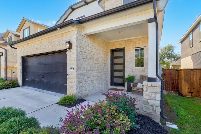 Virtual tour of 1304 Kneehigh Ln