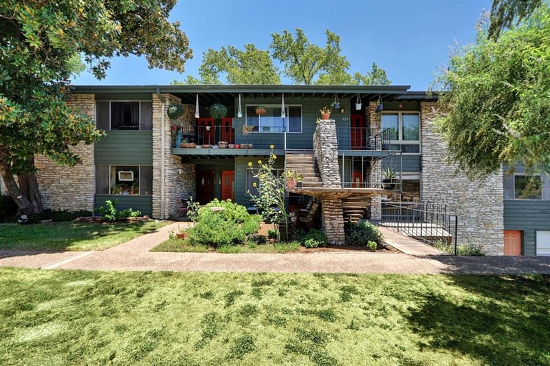 Virtual tour of 1304 Mariposa Dr Unit #121