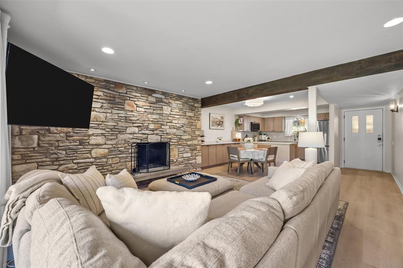 Virtual tour of 1304 Mariposa Dr Unit #132
