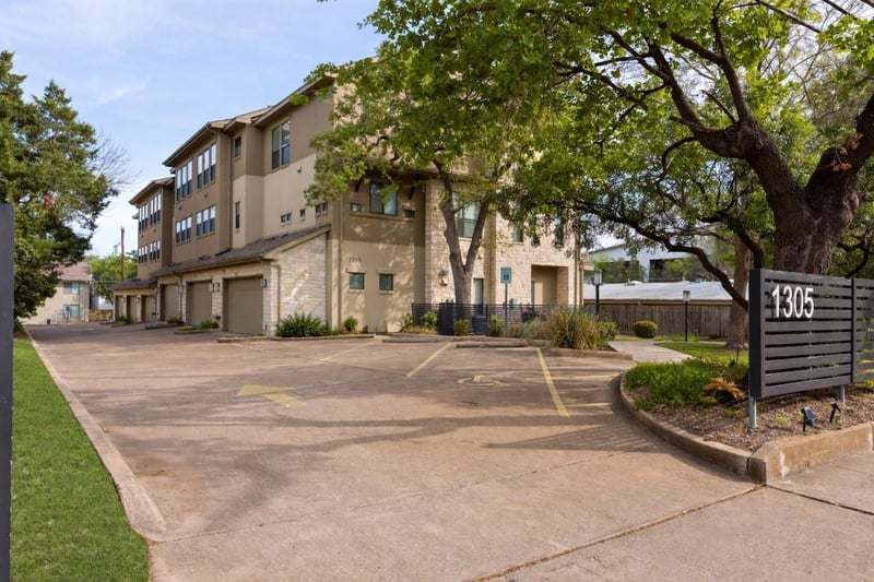 Virtual tour of 1305 Exposition Blvd Unit #4