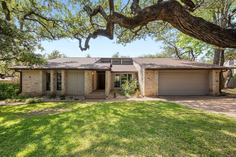 Virtual tour of 1305 Shannon Oaks TRL