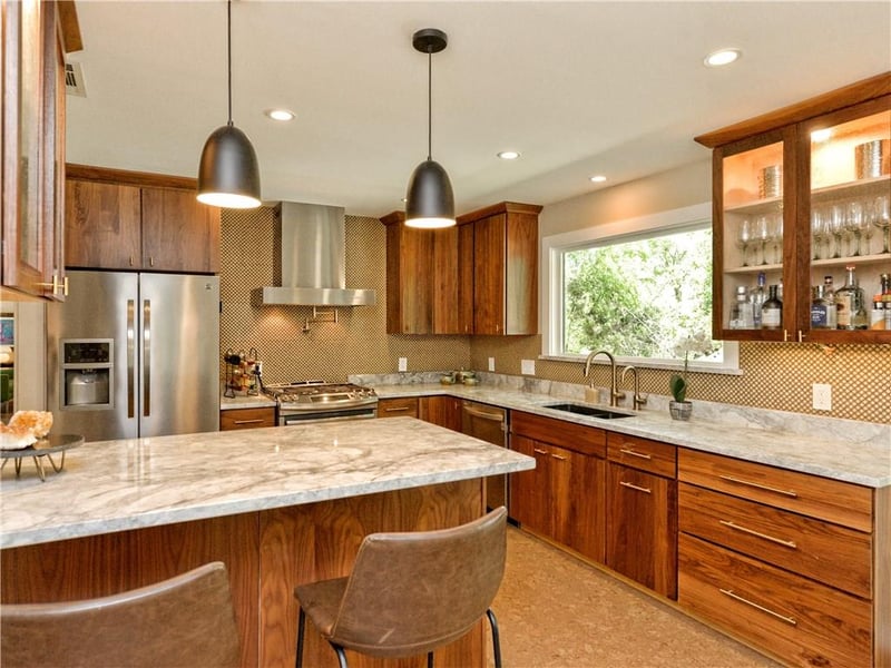Virtual tour of 1305 Wilson Heights DR