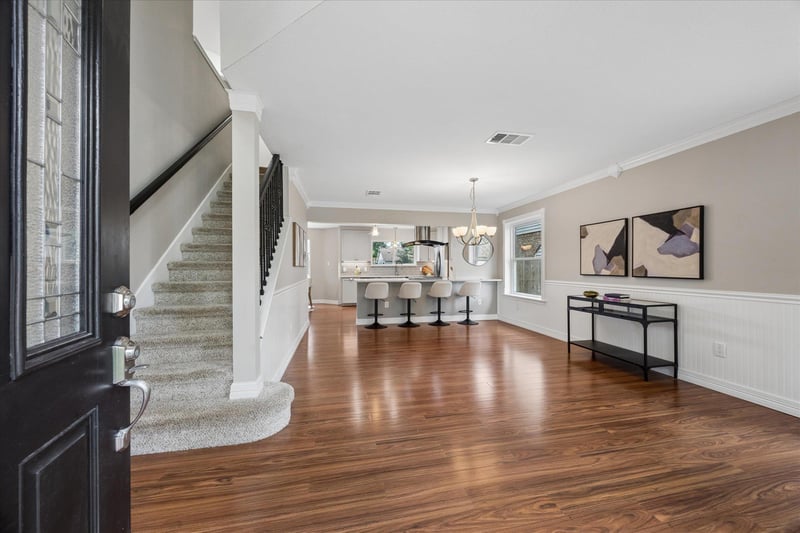 Virtual tour of 1306 Shady Grove PATH