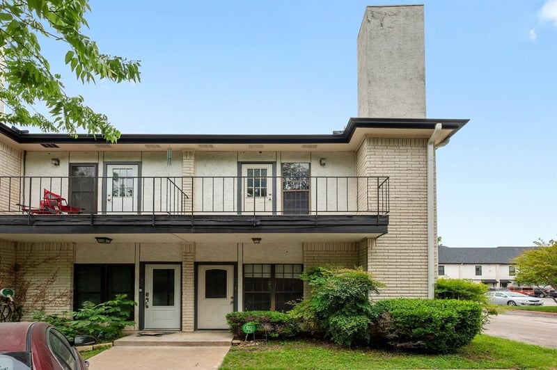 Virtual tour of 1307 Kinney Ave Unit #161