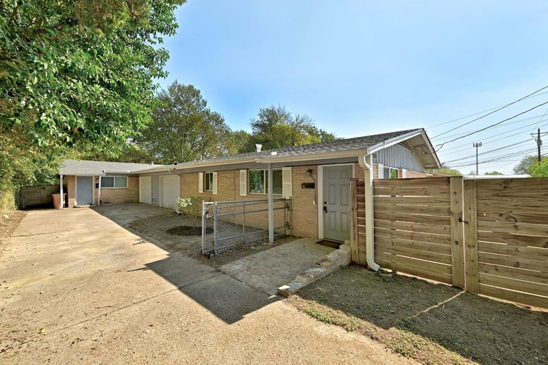 Virtual tour of 1308 E 52nd ST Unit #A and B
