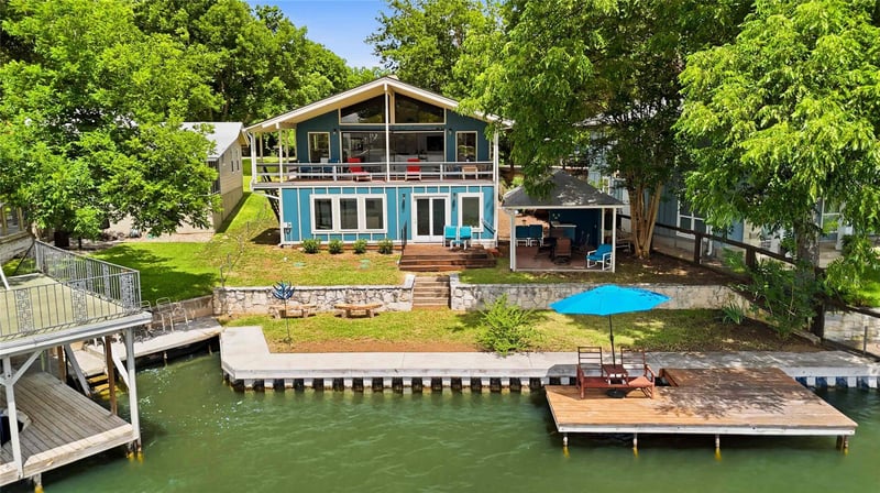 Virtual tour of 1308 Lakeside DR