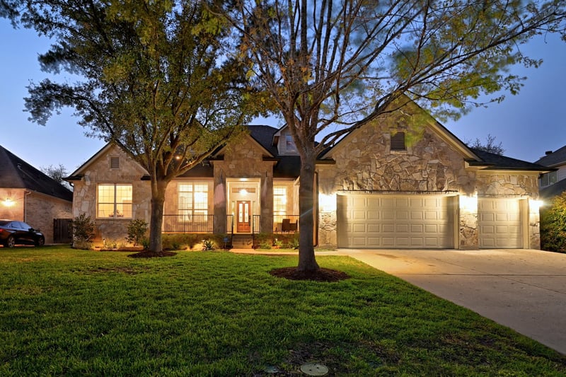 Virtual tour of 131 Eaton Ln